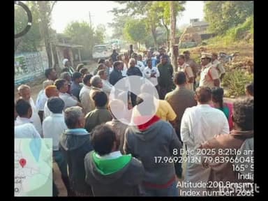 దుగ్గొండి: తిమ్మంపేటలో గ్రామస్తులతో సమావేశమైన పోలీసులు ఎన్నికల నియమాలు ఎవరు తప్ప వద్దంటూ హెచ్చరిక