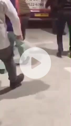 कानपुर: कोको कोला कंपनी में कार्यरत कानपुर कल्याणपुर के निवासी की अमौसी एयरपोर्ट पर हुई मौत, परिजनों ने अथॉरिटी पर लगाया आरोप