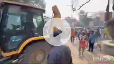 बलरामपुर: बालागंज उतरौला रोड पर नगर पालिका द्वारा चलाया गया अतिक्रमण हटाओ अभियान