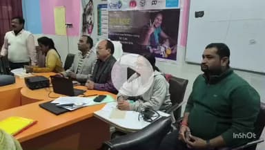 महाराजगंज: सामुदायिक स्वास्थ्य केंद्र सदर पर जीरो डोज बच्चों के टीकाकरण के लिए आशा-एएनएम को दी गई ट्रेनिंग