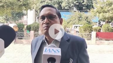 फर्रुखाबाद: सर्दी के प्रकोप को देखते हुए CMO डॉ अवनींद्र कुमार ने बताया कि जिला अस्पताल सहित सभी CHC पर रैन बसेरा चालू है