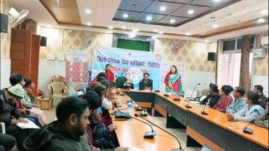 गिरिडीह: जिला विधिक सेवा प्राधिकार के आदेशानुसार सदर अस्पताल में एचआईवी एड्स रोकथाम पर जागरूकता शिविर आयोजित