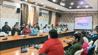 गिरिडीह: जिला स्वास्थ्य समिति द्वारा टीबी मुक्त भारत अभियान के प्रशिक्षण कार्यक्रम का सदर अस्पताल में आयोजन