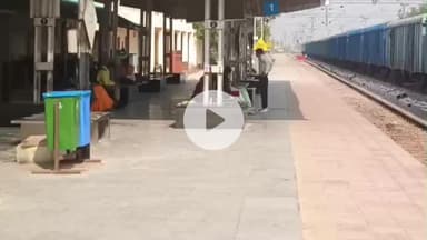 हमीरपुर: सुमेरपुर, कानपुर मानिकपुर में मेमू बंद होने से दैनिक यात्रियों में परेशानी