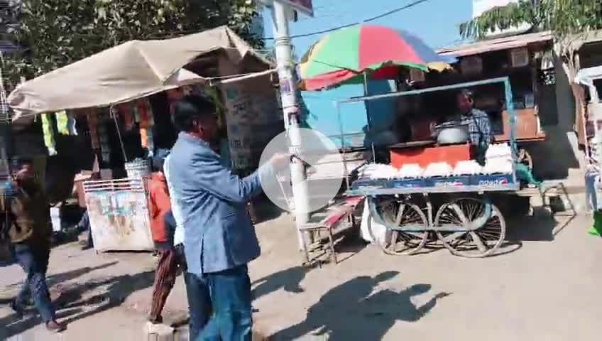नगर परिषद की टीम ने अतिक्रमण हटाया, दुकानदारों को चेताया, दोबारा अतिक्रमण नहीं करने की हिदायत दी #Jhunjhununews
