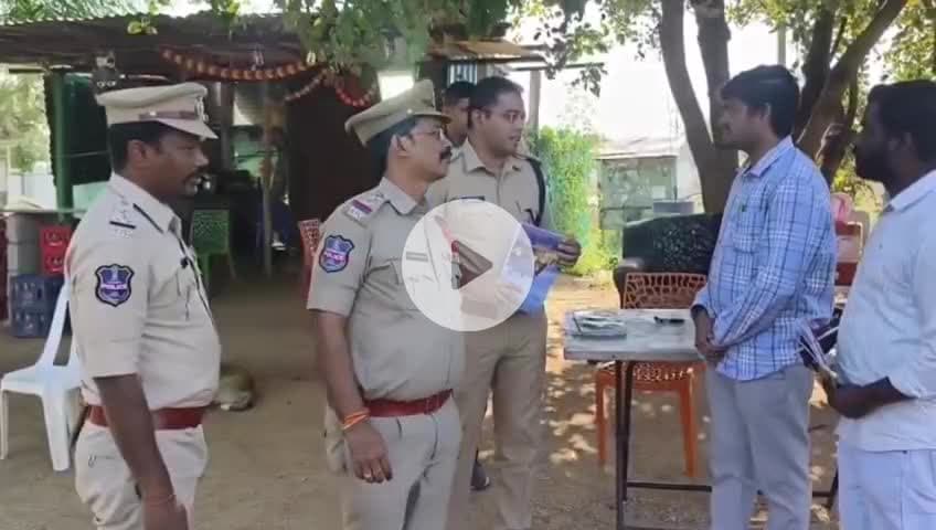 రుద్రంగి: చెక్పోస్టుల వద్ద విధుల్లో ఉన్న అధికారులు,సిబ్బంది అప్రమత్తంగా ఉండాలి:రాజన్న సిరిసిల్ల ఎస్పీ మహేష్ బి.గీతే