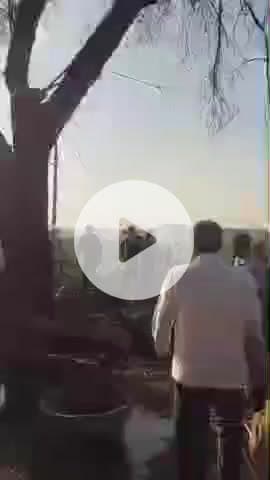 बाह: बैरी गांव में करब के गट्ठरों में लगी आग, अग्निशमन टीम की तत्परता से बड़ा नुकसान टला