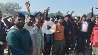 मथुरा: ई-रिक्शा चालकों ने नगर निगम और पुलिस की मनमानी के खिलाफ रेलवे ग्राउंड पर किया प्रदर्शन