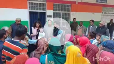 जसराना: गांव टिकरी में अवैध कब्जे के विरोध में ग्रामीणों ने तहसीलदार को ज्ञापन दिया