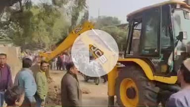 झाझा: अतिक्रमण अभियान शुरू होने से झाझा मुख्य बाजार में फुटपाथ दुकानदारों की रोजी पर संकट, वैकल्पिक स्थल की मांग उठी