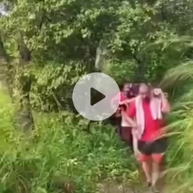 ढटवाल: जन्दडू पंचायत के गांव रोपा में सड़क सुविधा से वंचित, मरीज को पालकी में ले जाया जा रहा, वीडियो हुआ वायरल