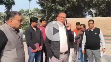 शाहजहांपुर: जिलाधिकारी ने शहीद द्वार पर राज्य स्मार्ट सिटी योजना के तहत चल रहे निर्माण कार्यों का निरीक्षण किया, दिए आवश्यक निर्देश