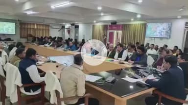 हमीरपुर: हमीरपुर में चन्द्रावल नदी के पुनरोद्धार कार्य को सफलतापूर्वक सम्पन्न कराने के उद्देश्य से जिलाधिकारी ने ली बैठक