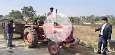 गढ़वा: एसडीएम ने बिना नंबर प्लेट के दौड़ रहे 12 ट्रैक्टरों को पकड़ा, मौके पर ही ₹2 लाख का जुर्माना लगाया