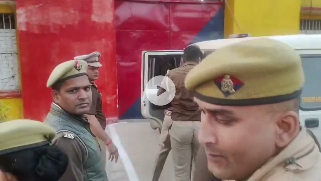 पूर्व आईपीएस अमिताभ ठाकुर 14 दिन की न्यायिक हिरासत में, सरकार पर लगाए गंभीर आरोप#amitabhthakur
