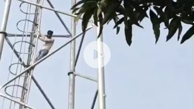 कप्तानगंज: कुशीनगर में चचेरी बांध से अफेयर में टावर पर चढ़ा प्रेमी बोला- लड़की को बुलाओ, नहीं तो कूदकर मर जाऊंगा