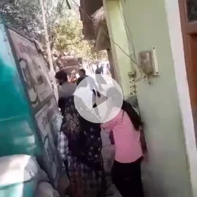 dhaan darane ka mamla yaha hi ki ham apne  darvaje par dhan Dara rahe the to thoda garda  se itni bhari praablam .......