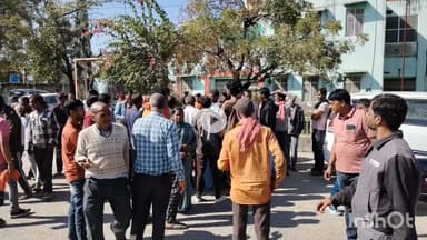 भीलवाड़ा: कृषि उपज मंडी परिसर में सेफ्टी टैंक में डूबने से बालक की हुई मौत, मुआवजे सहित विभिन्न मांगों को लेकर किया प्रदर्शन