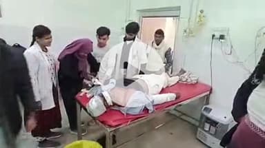 बदायूं: समसपुर मलिक पत्ता गांव में पुरानी रंजिश के चलते चार लोगों ने एक युवक को पेड़ से बांधकर जमकर पीटा