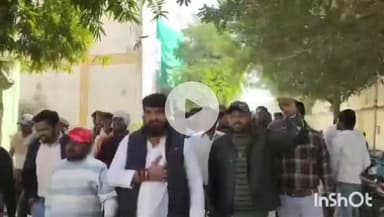 एत्मादपुर: मवेशियों का ट्रक लेकर आए चालक के साथ मारपीट का मामला गरमाया, कार्रवाई को लेकर ट्रांसयमुना थाना पहुंचे बजरंग दल कार्यकर्ता