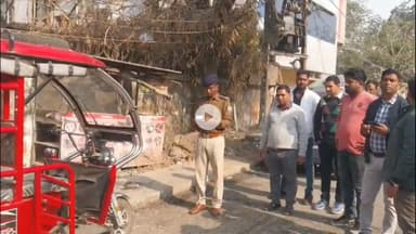 गिरिडीह: नेताजी चौक से टावर चौक तक नगर निगम व यातायात पुलिस का अतिक्रमण हटाओ अभियान, सड़क किनारे से अवैध कब्जे हटाए गए