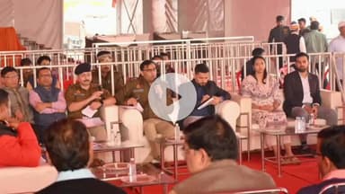 नवाबगंज: दौलतपुर गांव में मुख्यमंत्री के प्रस्तावित भ्रमण कार्यक्रम के दृष्टिगत, डीएम व एसपी ने पुलिस बल को किया ब्रीफ