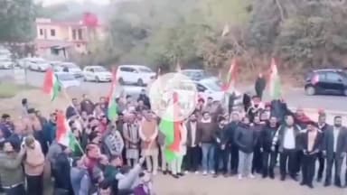 बंगाणा: कुटलैहड़ के विधायक विवेक शर्मा की अगुवाई में मंडी रैली में पहुंचे सैकड़ों कांग्रेस कार्यकर्ता