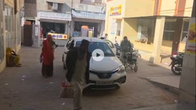 लूनकरनसर: रेलवे स्टेशन पर चलती ट्रेन से उतरी महिला, उसे बचाने के लिए बेटी ने भी लगाई छलांग