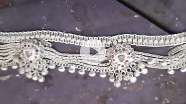 जैसीनगर: जेवर चमकाने के नाम पर ठगी का प्रयास, ग्रामीणों ने दो युवकों को पकड़कर जैसीनगर पुलिस को सौंपा