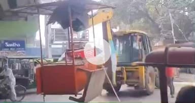 पटना ग्रामीण: पटना सिटी में बुलडोजर कार्रवाई से नाराज़ व्यक्ति ने राज्यपाल के सामने जहर खाकर आत्महत्या करने की धमकी दी