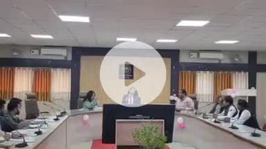 बलरामपुर: नगर निकायों में जनसुविधाओं के उन्नयन को लेकर डीएम ने की महत्वपूर्ण बैठक, नगर पालिका एवं नगर पंचायत के चेयरमैन रहे शामिल