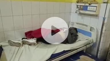 बदायूं: रोडवेज बस स्टैंड पर जहरखुरानी के शिकार अज्ञात युवक को पुलिस ने जिला अस्पताल में भर्ती कराया