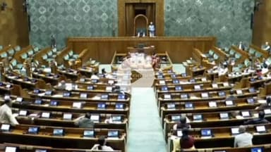 इटावा: सदर क्षेत्र में हो रहे अवैध खनन और ओवरलोड ट्रक परिवहन को लेकर सांसद जितेंद्र दोहरे ने संसद में उठाई आवाज