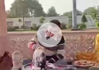 करछना: नैनी स्थित परमार्थ त्रिवेणी पुष्प का एडिशनल पुलिस कमिश्नर ने निरीक्षण करते हुए माघ मेला की तैयारी का जायजा लिया