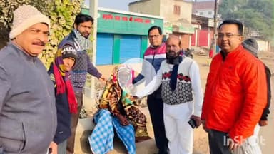 गढ़वा: राधा पार्वती सोसाइटी ने जरूरतमंदों के बीच कंबल वितरित किए, लोगों को ठंड से मिलेगी राहत