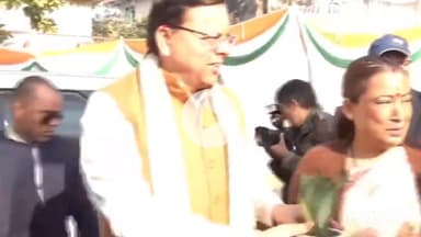 देहरादून: सीएम धामी ने प्रांतीय रक्षक दल के स्थापना दिवस पर आयोजित कार्यक्रम में परेड को दी सलामी