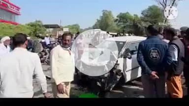 हमीरपुर: बिवार थाना एरिया में कारों की भिड़ंत में चार लोग घायल, एक को किया गया रेफर, दोनों कारों के परखच्चे उड़ गए