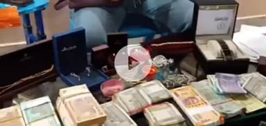 पटना ग्रामीण: सेंट्रल कोऑपरेटिव बैंक के विकास पदाधिकारी के पटना स्थित ठिकानों पर छापेमारी, ₹40 लाख नकद बरामद