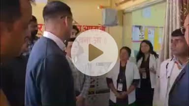 बलरामपुर: जिलाधिकारी ने पीएचसी जोकहिया का किया निरीक्षण, आशा बहुओं संग बैठक कर ग्रामीण स्वास्थ्य सेवाओं को मजबूत करने पर दिया जोर