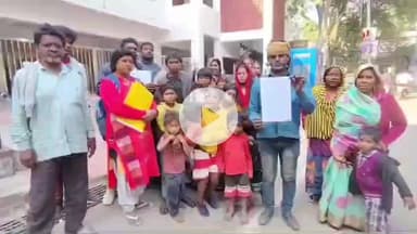 इटावा: जसवंतनगर इलाके में हटाए गए झोपड़ पट्टी के लोगों ने कलेक्ट्रेट पहुंचकर एसएसपी कार्यालय में गुहार लगाई