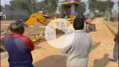 बलरामपुर: सेखुईकला में अवैध प्लाटिंग के खिलाफ जिला प्रशासन ने की कड़ी कार्रवाई, जेसीबी की मदद से किया ध्वस्तीकरण