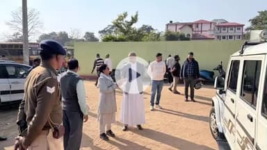 लोहरदगा: लोहरदगा में जिला परिवहन विभाग की ओर से वाहनों की सघन जांच, सुरक्षा मानकों पर विशेष जोर