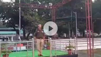 इटावा: एसएसपी ने पुलिस लाइन के कार्यालयों का निरीक्षण किया, परेड और दौड़ की सलामी लेकर मेस में खाने की गुणवत्ता की जांच की