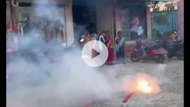 ஆவடி: அயப்பாக்கத்தில் விடுபட்ட பெண்களுக்கு உரிமைத் தொகை ஆயிரம் வந்ததால் பெண்கள் பட்டாசு வெடித்து கொண்டாட்டம்