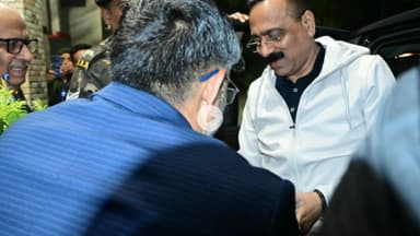 गिरिडीह: झारखंड हाईकोर्ट के जस्टिस सुजीत नारायण प्रसाद का गिरिडीह आगमन, डीसी ने किया स्वागत