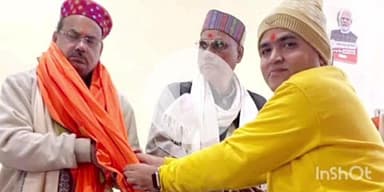 फतुहा: भाजपा नगर मंडल अध्यक्ष श्याम सुंदर केसरी ने बाढ़ विधायक डॉक्टर सियाराम सिंह का अंग वस्त्र पहनाकर किया स्वागत