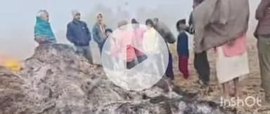 लौकही: लौकही प्रखंड के नवटोली में अज्ञात लोगों ने दो एकड़ जमीन पर काटी गई धान की फसल में लगाई आग