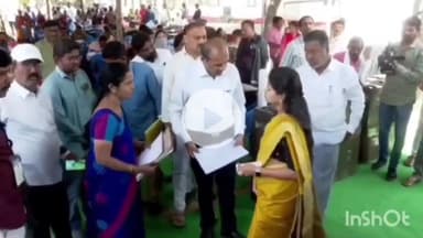 హసన్​పర్తి: రెండవ విడత సర్పంచ్ ఎన్నికల డిస్ట్రిబ్యూషన్ కేంద్రాన్ని పరిశీలించిన జిల్లా కలెక్టర్