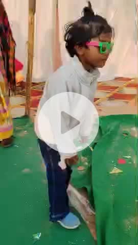 Lohardga me shadi समरोह के बाद अकेले नाचती बची