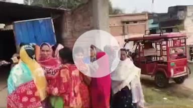 झाझा: लोगांय गांव में जीविका दीदियों ने सीएम रीता देवी पर रुपये मांगने का आरोप लगाया